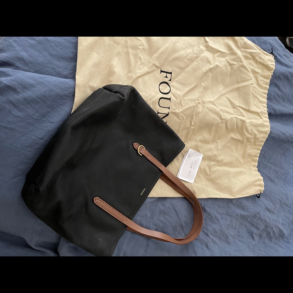 Fount Classic Bellfield Zip Tote